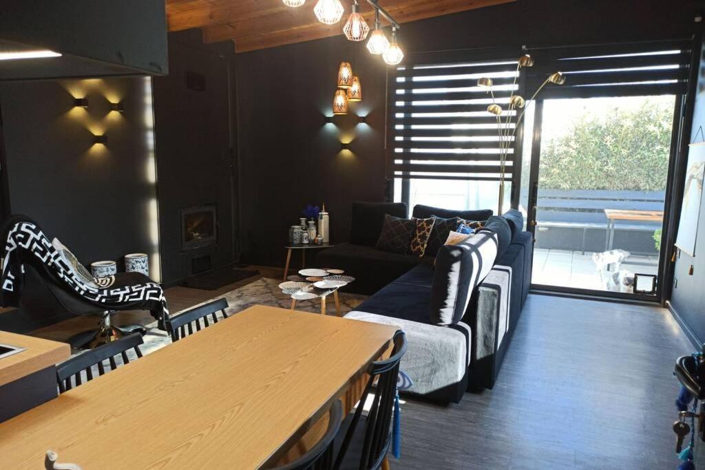 Accessible Luxury Villa อาร์เตมีดา ภายนอก รูปภาพ