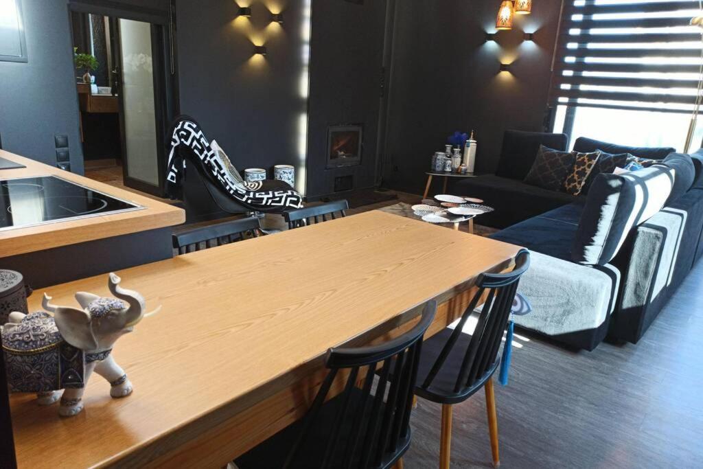 Accessible Luxury Villa อาร์เตมีดา ภายนอก รูปภาพ